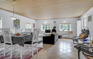 3 Bedroom Nice Home In Læsø