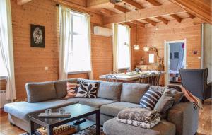 Cozy Home In Asarum With Wifi