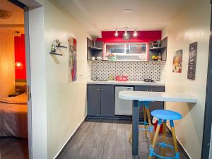 Red apartment excelente ubicacion Laurles Los molinos