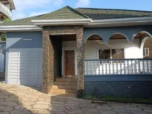 Himma's Luxury Family Suite - Hastings