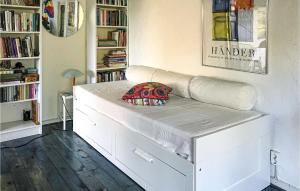 Beautiful Home In Nybrostrand With Wifi