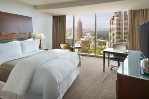 Guest room, 1 King, Limited view, Mid floor room in The Westin Peachtree Plaza Atlanta