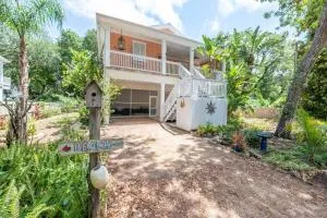 The Coral Cabana - Marineland