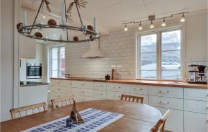 4 Bedroom Nice Home In Bovallstrand