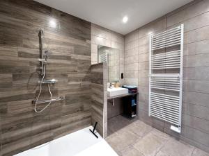Maisons de vacances Gite charmant a la campagne, ideal pour famille - acces handicape, terrasse, BBQ, proche randonnees - FR-1-489-535 : photos des chambres