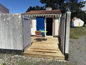 Maisons de vacances Maison de Vacances avec Piscine Chauffee, Proche Mer a Bretignolles-sur-Mer - FR-1-224A-69 : photos des chambres