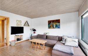 2 Bedroom Amazing Home In Ebeltoft