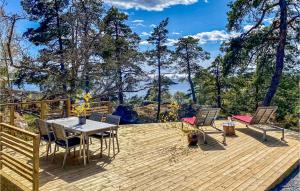 Lovely Home In Sorunda With Kitchen