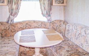 Beautiful Stacaravan In Smoldzino