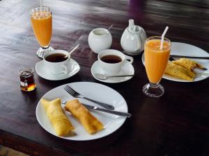 Bay Dreams Beach Hotel & Surf Camp