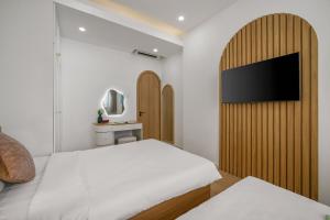 June House - Walk to Dragon Bridge