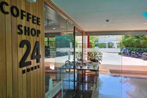 Новая квартира с выходом к бассейну