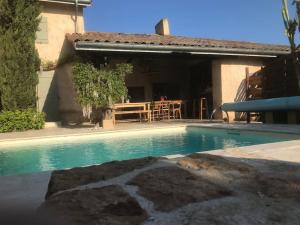 Maisons de vacances Beaujolais Charentay lyon Maison avec piscine : photos des chambres