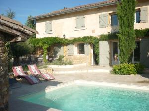 Maisons de vacances Beaujolais Charentay lyon Maison avec piscine : photos des chambres
