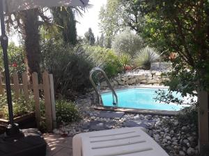 Appartements Gite La Charentaise - Logement de vacances 4 personnes avec piscine : photos des chambres