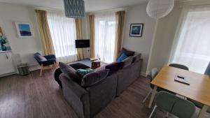 Number 10 Stunning Apartment, Fantastic Location!