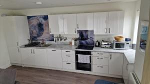 Number 10 Stunning Apartment, Fantastic Location!