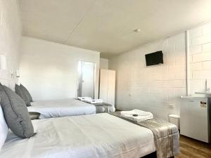 Sawmill Hotel Motel