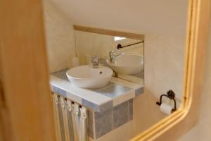 Maisons d'hotes Les chambres du Moulin : Chambre Double ou Lits Jumeaux avec Salle de Bains Privative