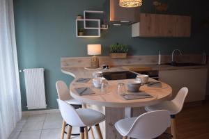 Appartements Studio Le Charentais - logement de vacances 4 personnes bord de mer : photos des chambres