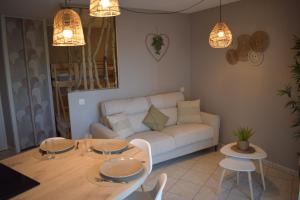 Appartements Studio Le Charentais - logement de vacances 4 personnes bord de mer : photos des chambres