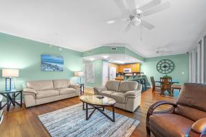Sanibel Condos by Hosteeva