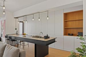 RH Apartment - Opposite Bucharest Mall, Metro, Balcony - RH Living