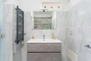 Independent House 51