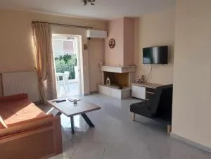 Μarina Apartment Fully Renovated by the sea - Zevgolateíon