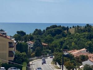 Numana, 600 mt mare trilocale con ampia terrazza vista mare