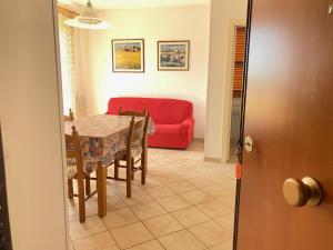 Numana, 600 mt mare trilocale con ampia terrazza vista mare