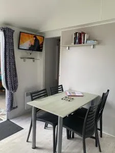 Mobil Home 10 M et Mme COLAS - Bérigny