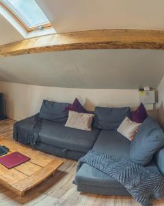 Gracies Lodge at Woodys Glamping