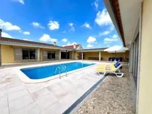 A Casa do Pai Carlos - Nebrijo A Casa do Pai Carlos - Nebrijo