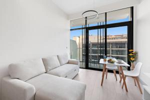 FIRST CLASS Studio Sophisticated Getaway