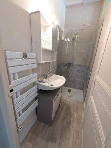 Appartements Grands Studios Maillochon acces Gare de Poitiers et Centre ville a Pieds : photos des chambres