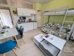 Appartements Grands Studios Maillochon acces Gare de Poitiers et Centre ville a Pieds : photos des chambres