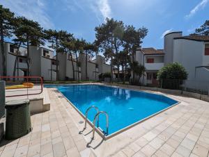 Holiday Village