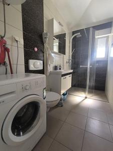 Apartments Otok 2