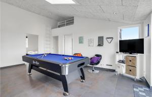 Four-Bedroom Holiday Home In Glesborg