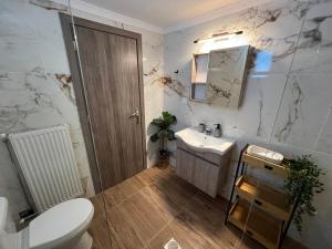 Oasis Apartment 3 by GG