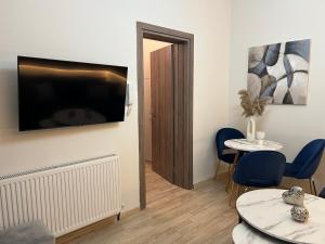 Oasis Apartment 3 by GG
