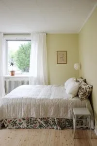 Lägenhet med trädgård nära stad och hav - Varberg