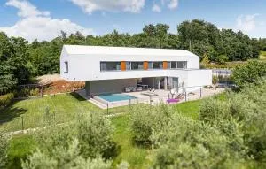 Gorgeous Home In Ferenci - Ferenci