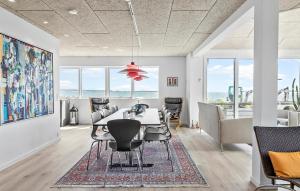 7 Bedroom Cozy Home In Ebeltoft