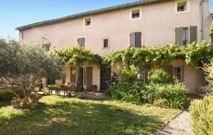 Cozy Apartment In Morières-Lès-Avignon - 莫里埃莱阿维尼翁
