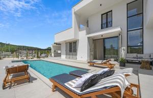 Cozy Home In Bilice With Outdoor Swimming Pool 