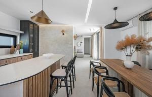 4 Bedroom Gorgeous Home In Bilice