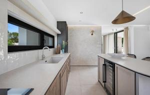 4 Bedroom Gorgeous Home In Bilice