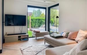 Awesome Home In Vinkeveen